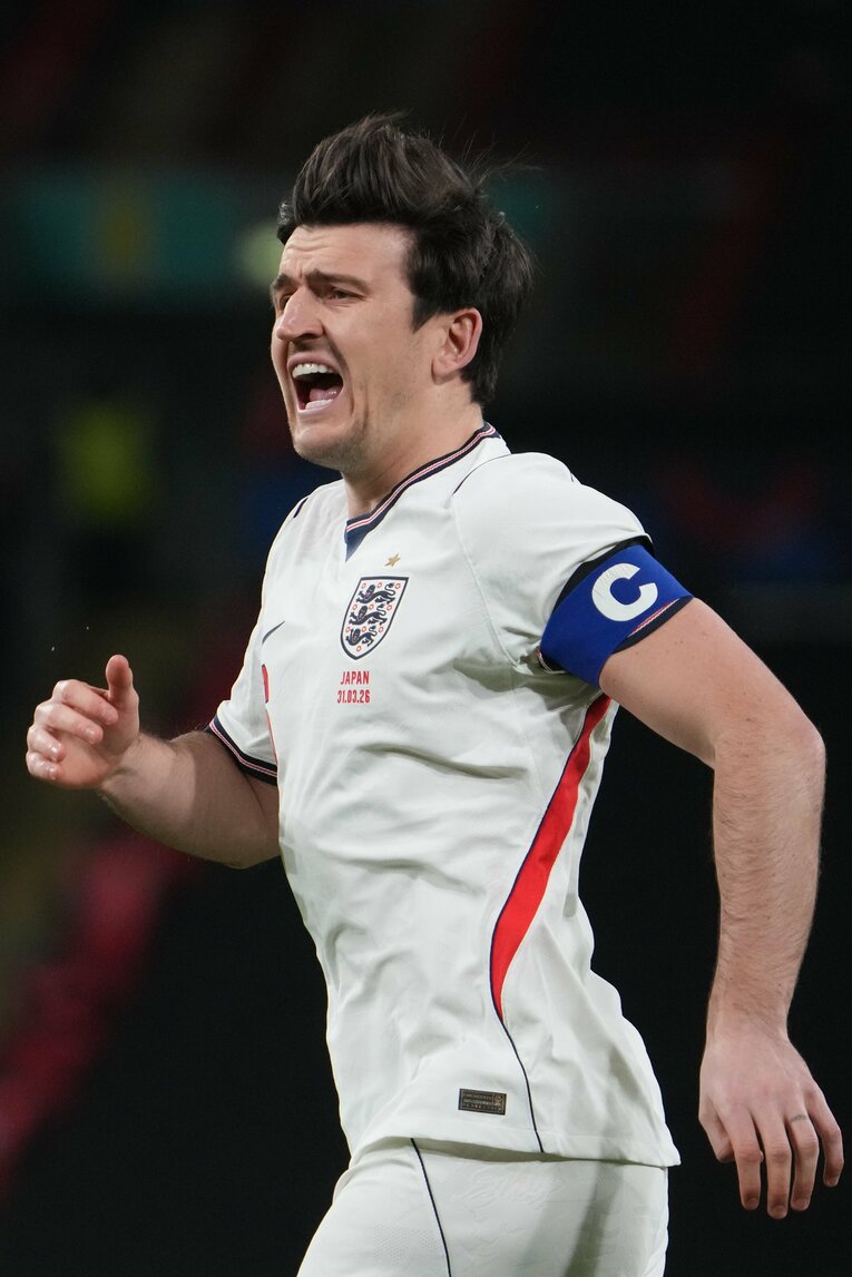 キャプテンマークを巻いたマグワイア　©Masashi Hara