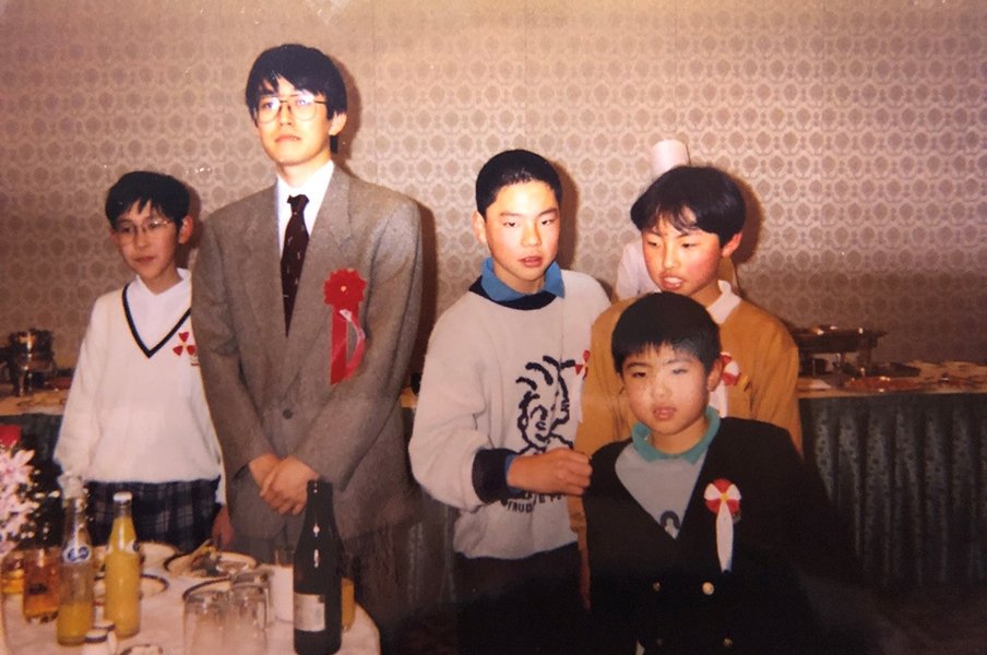 高3で新人王に→センター試験まで2カ月半で勉強開始→大阪大合格… 父が知る糸谷哲郎八段の“受験勉強術”とは<Number Web> photograph by Yasuhiro Itodani