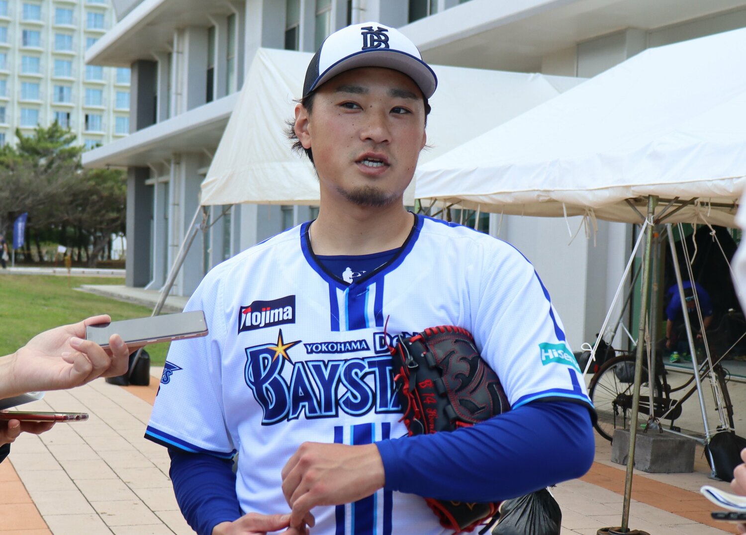 取材を受ける石田