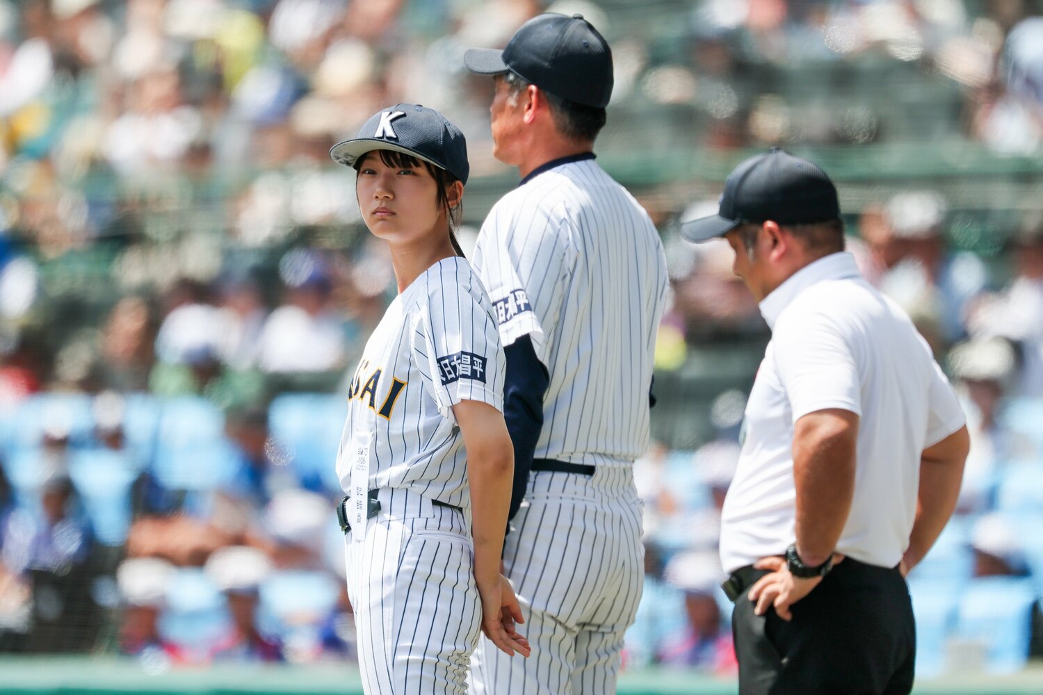 星の姿に触発されたこともあり、甲子園ではユニフォーム姿でベンチに入る中野 ©Asahi Shimbun