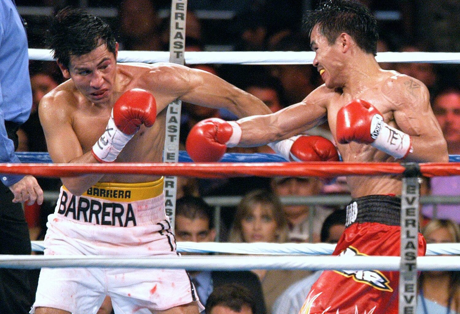 2003年11月、下馬評を覆しマルコ・アントニオ・バレラを11回TKOで撃破