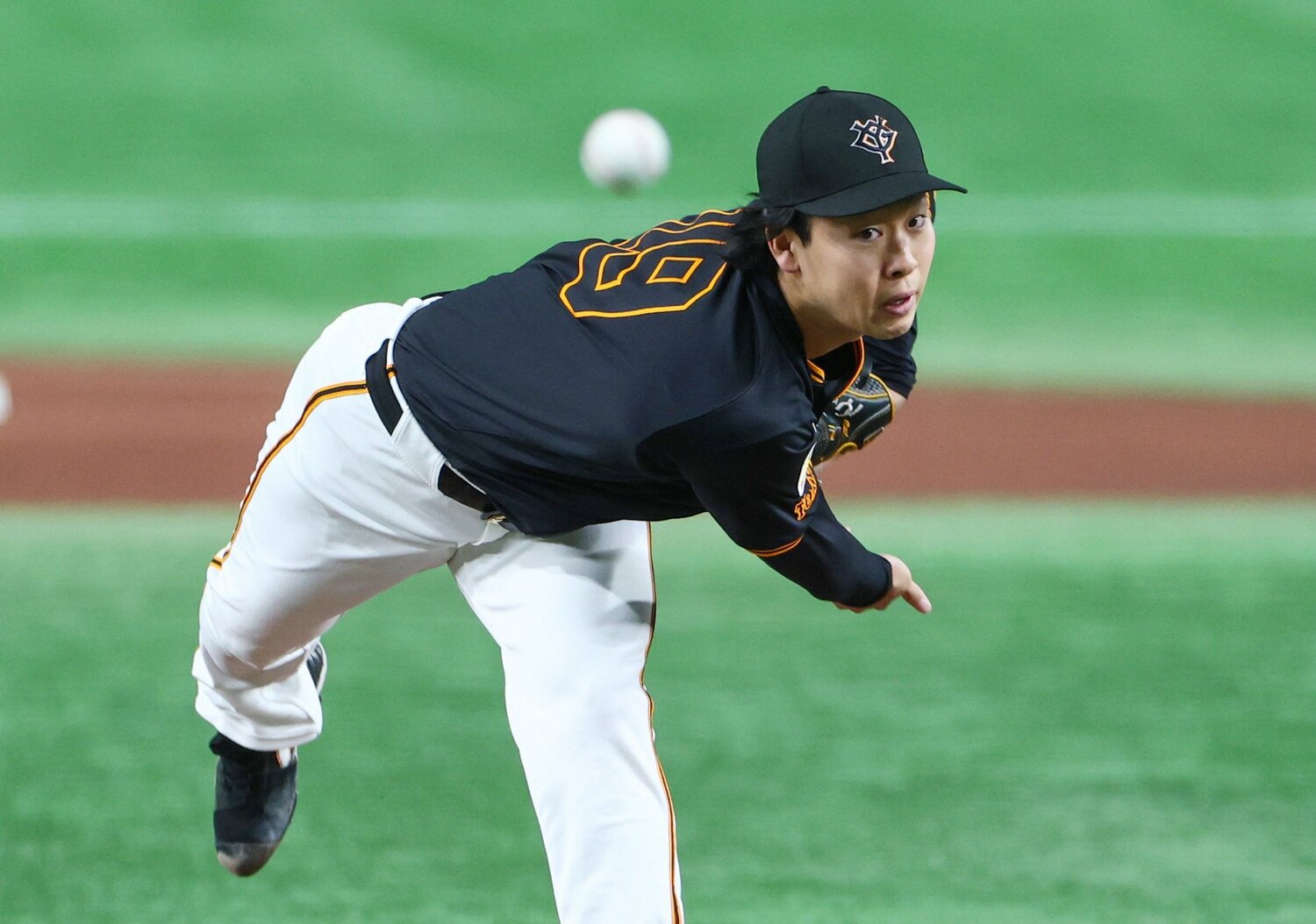 開幕から3試合無失点で3勝、防御率0.00の山崎伊織。甲斐拓也捕手の“準備力”の凄さをあげた　©︎JIJI PRESS