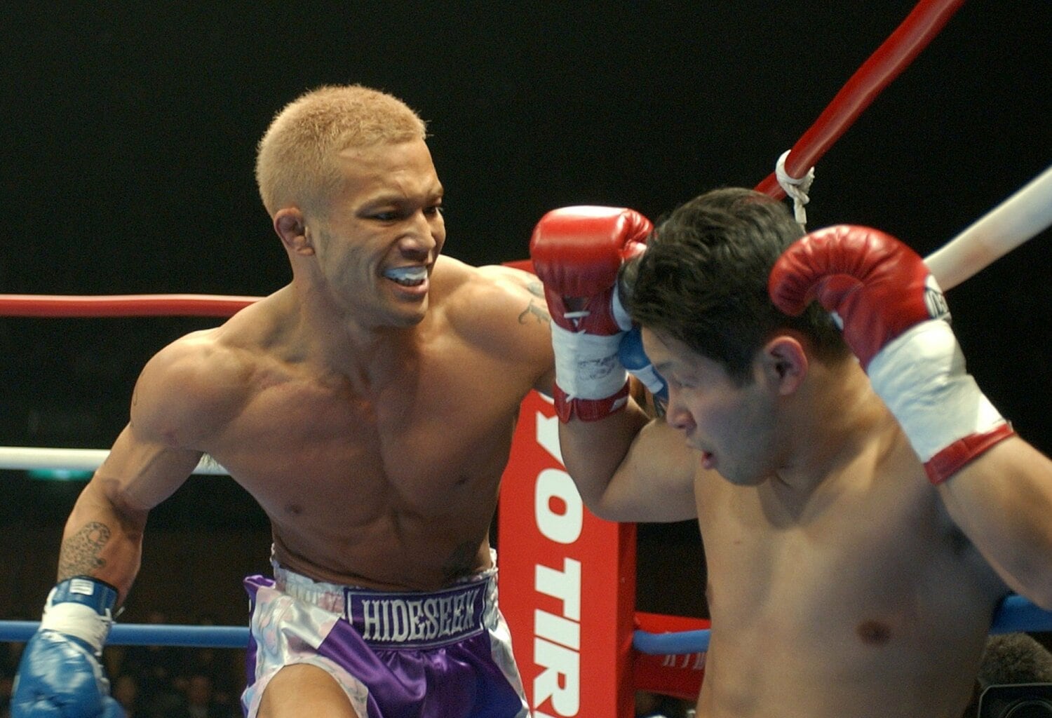 2004年2月、K-1初参戦の村浜武洋戦。衝撃的な2回KO勝利だった　©Sankei Shimbun