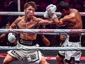 「井上尚弥のパンチで表情が変わった」敗者アフマダリエフを驚かせた“試合開始20秒”のある場面とは？ 怪物と最も拳を交えた男が痛感した「異次元のジャブ」