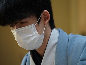 三冠獲得・藤井聡太が次に狙う「竜王戦」の歴史… 羽生善治19歳、渡辺明20歳が頂点に昇り詰めるまで《優勝賞金4400万円》