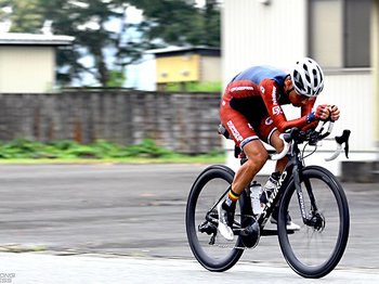 日本縦断の自転車ギネス記録は、最高効率の走りと「神風」が生んだ。＜Number Web＞ photograph by Kenichi Yamamoto