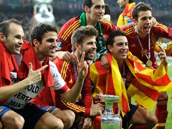 スペインが「メジャー3連覇」の偉業。“支配できずとも勝つ”新次元の強さ。＜Number Web＞ photograph by Takuya Sugiyama