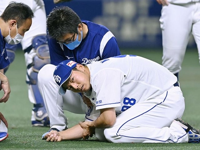 中日・木下雄介の“残酷で衝撃的な負傷”は大手術へ… 27歳の決断を支えた「悲劇のエース」中里篤史の経験談<Number Web> photograph by Kyodo News