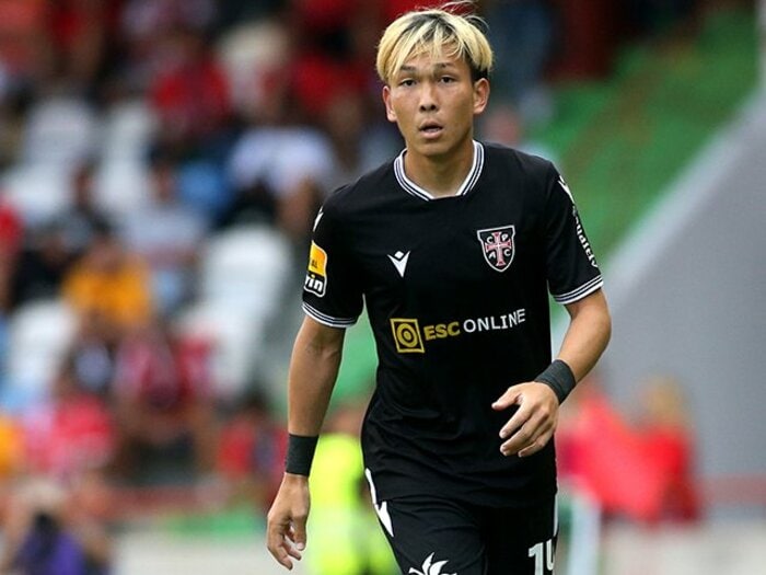 “韓国で飲酒運転逮捕→出直しの24歳”ついに覚醒か？ 強豪加入の守田英正はポジション争い中〈ポルトガル日本人勢の序盤戦序列〉＜Number Web＞ photograph by MB Media/AFLO