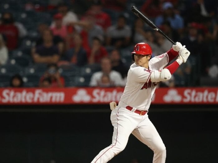 打者・大谷翔平を抑える方法は? 日米通算170勝・岩隈久志が分析「とんでもないボール球でもホームランにするじゃないですか…」<Number Web> photograph by Getty Images