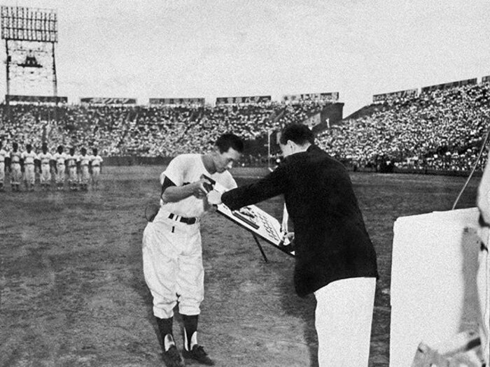 甲子園史に残らない徳島商の優勝。幻の夏を経験した“元選士”の言葉。＜Number Web＞ photograph by Kyodo News