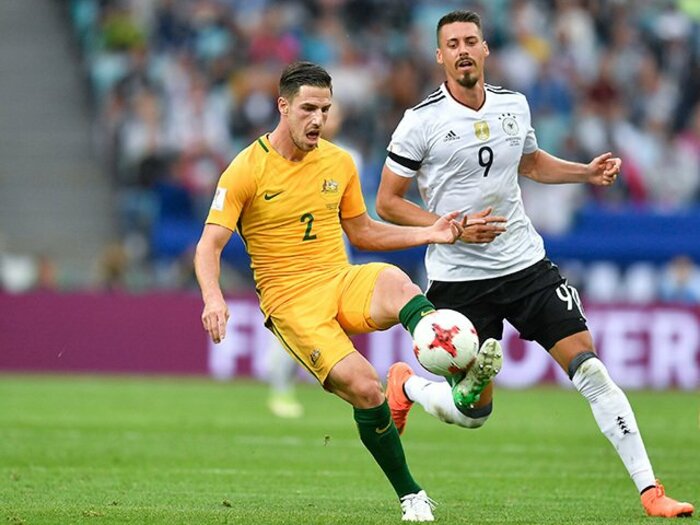 オーストラリアは空中戦を卒業済み。名監督が起こした「革命」の濃密さ。＜Number Web＞ photograph by AFLO