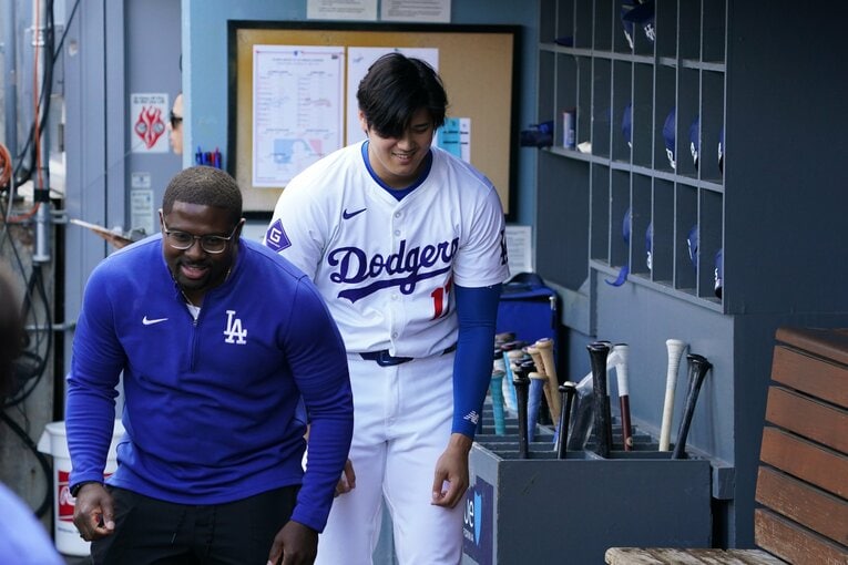 試合開始前のベンチではこのリラックした表情　©︎Shizuka Minami