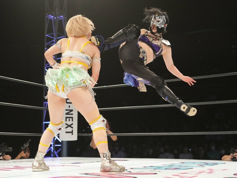 なつぽいをキックするスターライト・キッド