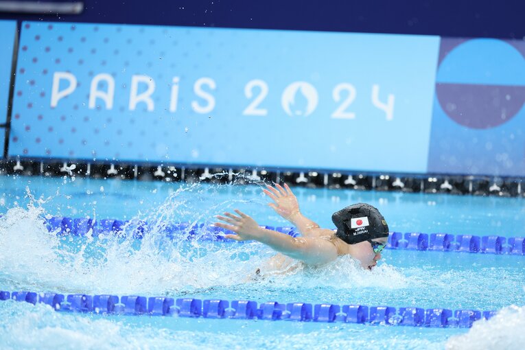 パリ五輪100ｍバタフライで7位に入った17歳の平井。来春卒業後は米の名門・テネシー大へ　©JMPA