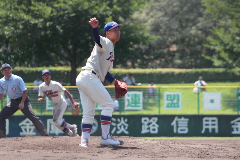 手術前のMAX148キロを誇った津嘉山のフォーム（５／６）　©Fumi Sawai