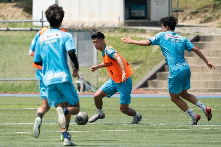 30歳になった清川。“愛媛の天才少年”はいまJFLのFC Tiamo枚方でプレーを続けている　©Shiro Miyake