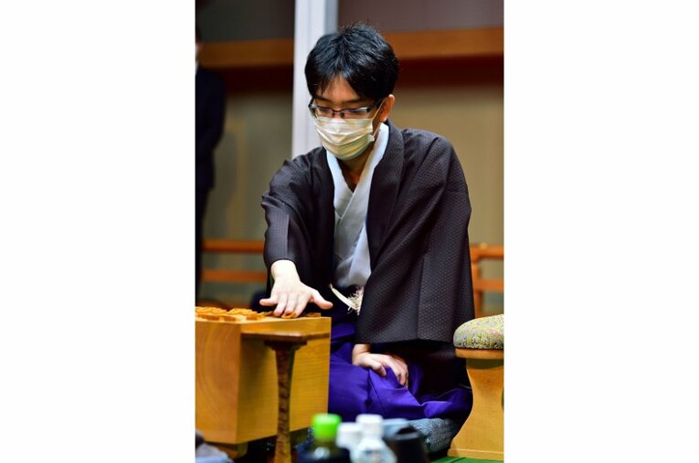 竜王戦第1局　©日本将棋連盟