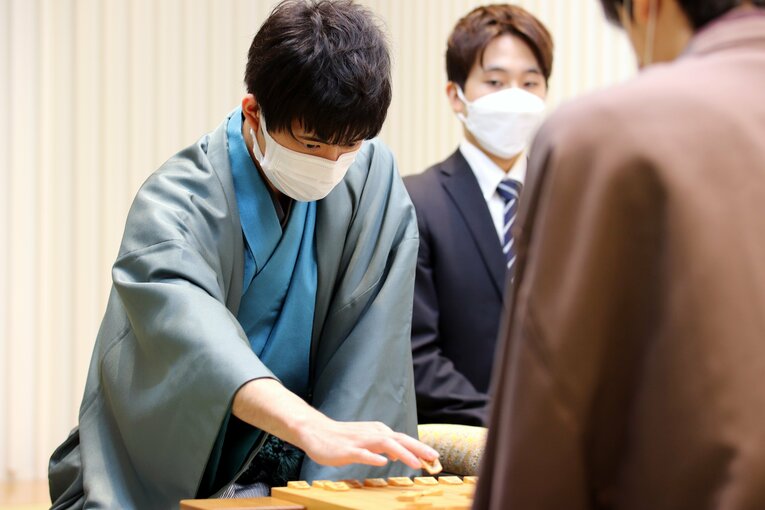 出口六段　©日本将棋連盟