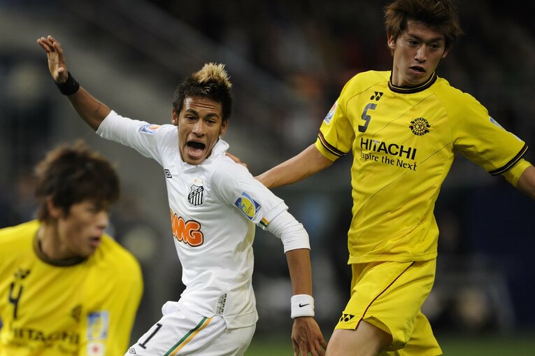 増嶋竜也、ネイマール（2011年クラブW杯）©︎Takuya Sugiyama