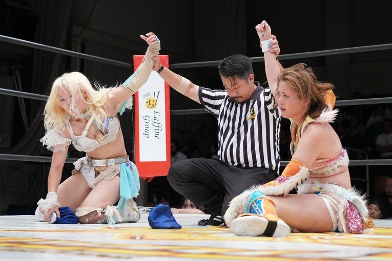 ビクトリア弓月は岩谷麻優と時間切れで引き分けて決勝に進出した　©Essei Hara