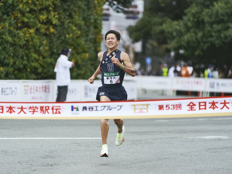 今年の全日本大毛区駅伝ではまさかの10位に沈んだ東洋大学。4年エースの宮下は再びチームを浮上させられるか？　©Yuki Suenaga