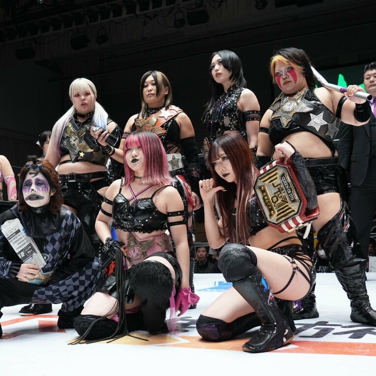 上谷沙弥ら、悪の軍団H.A.T.E.のメンバー　©Essei Hara