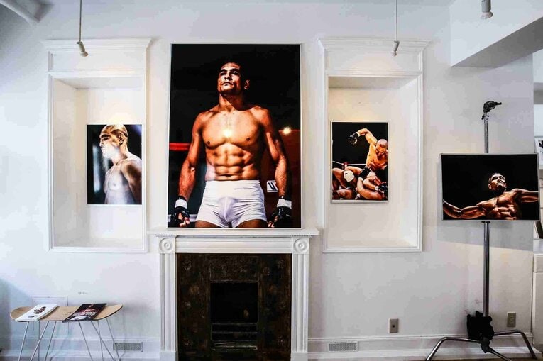 2017年5月、筆者のスタジオで行われたヒクソンの写真展　©Susumu Nagao