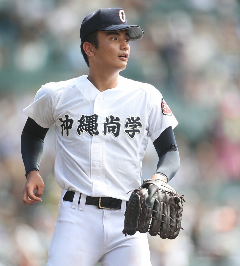 【“指名漏れ”の逸材たち①】東恩納蒼投手（沖縄尚学高）　©JIJI PRESS