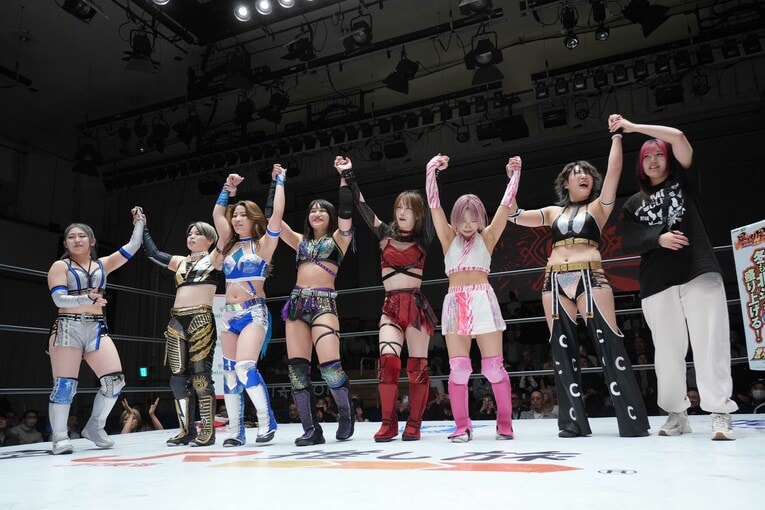 試合後のゴッズアイのメンバーたち　©Essei Hara