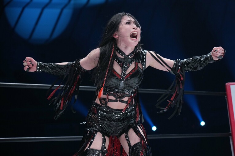 叫ぶ上谷沙弥　©Essei Hara