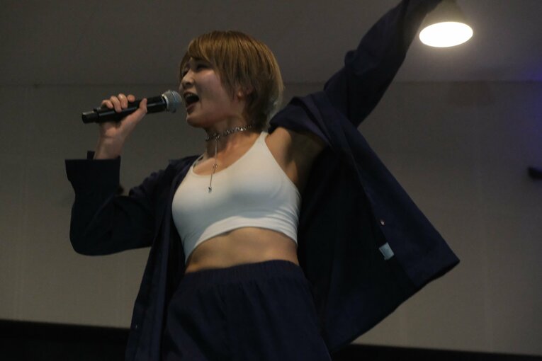 「他では見られない安納サオリだった」人気女子レスラー“3試合出ずっぱり”の凱旋興行に密着「体重が4kg減って…そりゃそうですよね」(69)