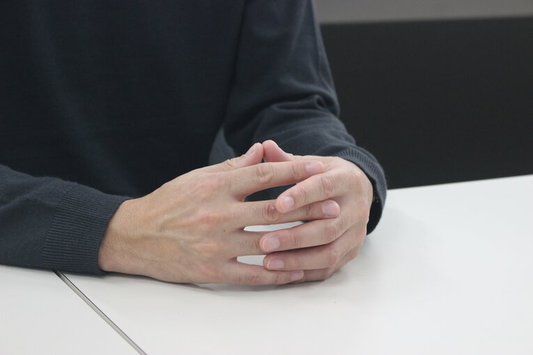 一度は主務になる決意を固めた岡崎隼也さんだが、原晋監督の提案によって“選手兼主務”となった　©Number Web