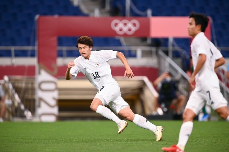 同メキシコ戦で鋭い動き出しを見せる上田　©JMPA