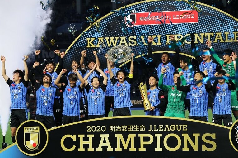 史上最速の速さでJ1を制したフロンターレ。水沼氏は「中村憲剛の引退に花を添える素晴らしい優勝だったと思います」と讃えた ／ photograph by Kenichi Arai/AFLO