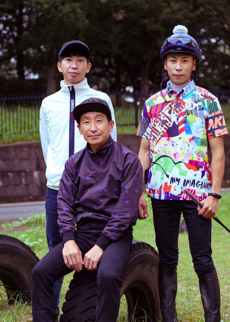 横山典弘（中央）・和生（左）・武史（右） ／ photograph by Takuya Sugiyama