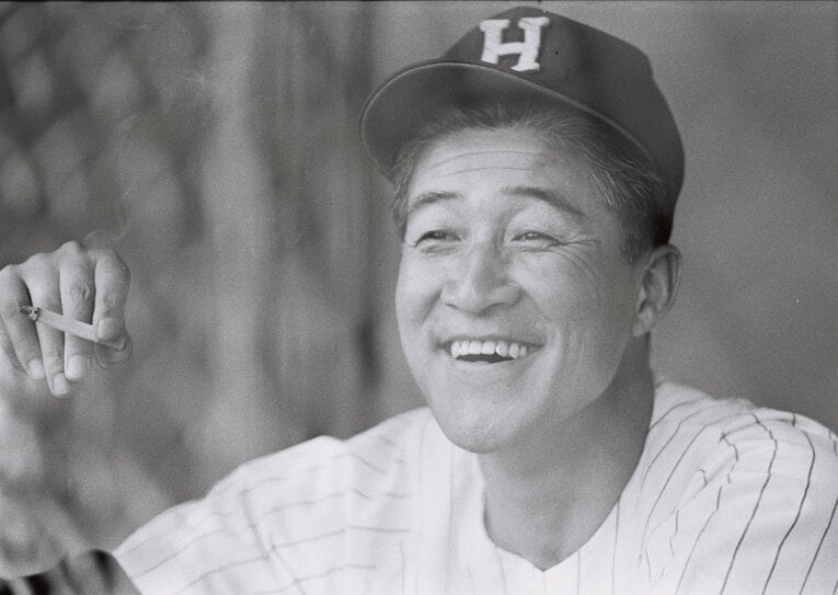 西本監督　©BUNGEISHUNJU