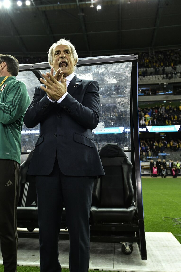 選手たちに激を飛ばすヴァイッド・ハリルホジッチ監督（2016年）　©Takuya Sugiyama