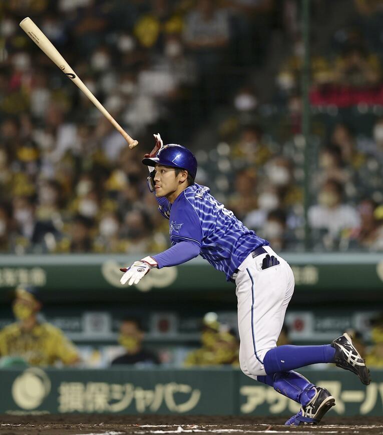 7月12日の阪神戦でタイムリーを放つ森。前日に一軍昇格し、期待通りの活躍を見せていたが…　©KYODO