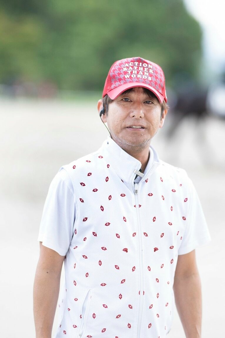 四位洋文調教師　©Keiji Ishikawa