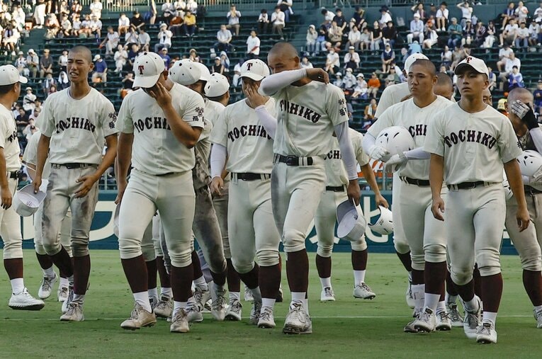 今夏の甲子園では初戦で涙を飲んだ東筑。すでに新チームが始動し、次なる挑戦に視線を向ける同校を訪ねた ／ photograph by KYODO