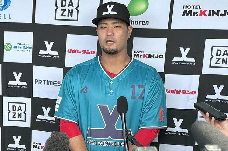 登板後、取材に応じる内間　©Kou Hiroo