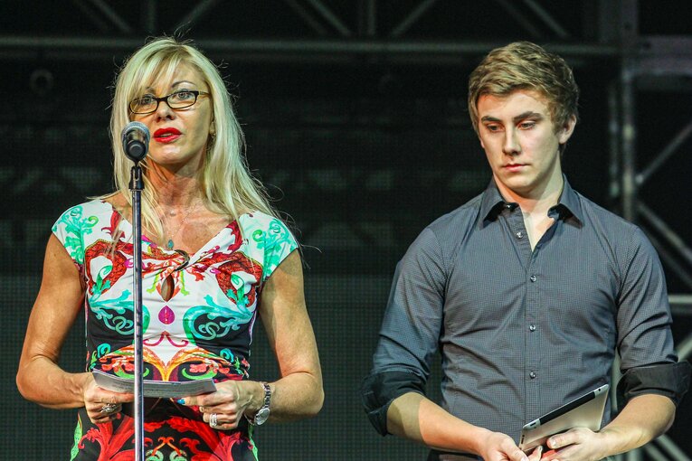 2012年、k-1両国大会で行われた13回忌にて。イローナ夫人とセヤ君