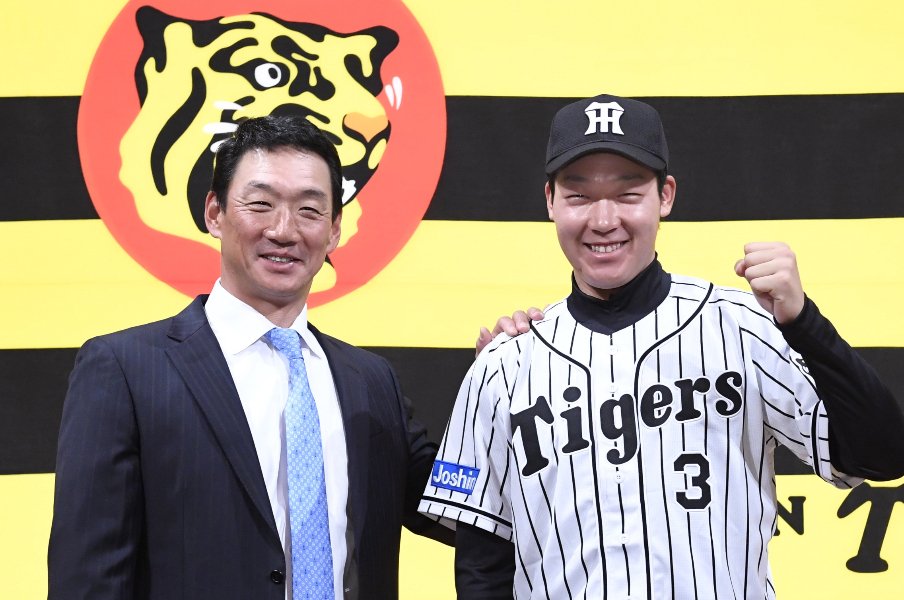 「ええ~っ」「大山はドラ2で獲れたのでは…?」ドラフト会場では悲鳴も…6年前、阪神はなぜ大山悠輔を1位で指名したのか?<Number Web> photograph by Sankei Shimbun