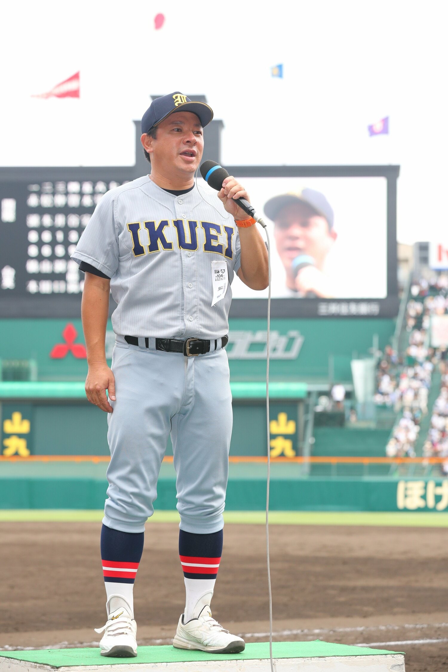 「青春は密」のスピーチでも話題になった仙台育英・須江航監督　©JMPA