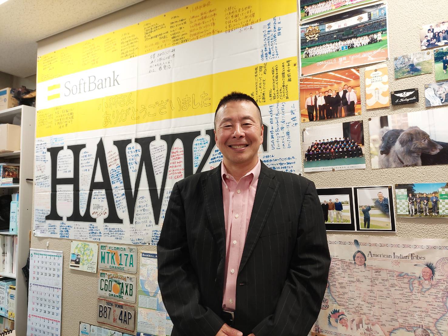 かつてはソフトバンクのフロントを務めた経験もある小林さん。古巣の苦境をどう分析するのか　©NumberWeb