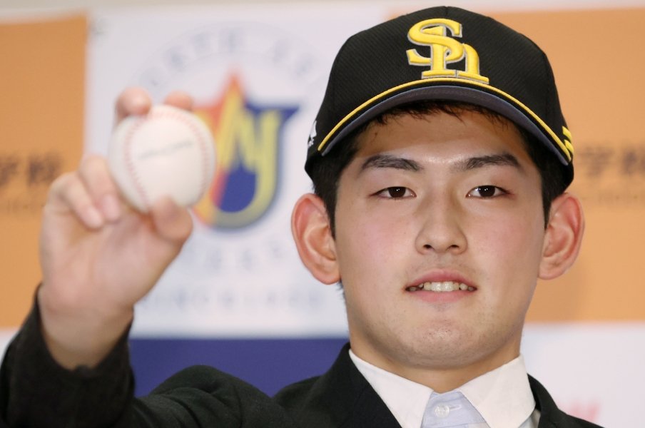 ドラフト1位が“わずか4年”で戦力外の衝撃…ソフトバンク風間球打22歳に何があったのか？ 本人明かす“後悔”「あの決断が選択ミスだった」森木大智への思いも＜Number Web＞ photograph by JIJI PRESS