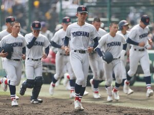 センバツ《優勝候補の一角》横浜が初戦敗退の衝撃…最速154キロ“プロ注エース”が語った「課題」の中身は？ 「“負けに不思議の負けなし”の言葉通り」