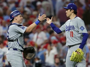 「“Wow”だ。それしか言えない」ドジャース“新守護神”佐々木朗希に同僚選手も賛辞の嵐…相棒捕手は取材陣に「君たちも同じものを見ただろう？」