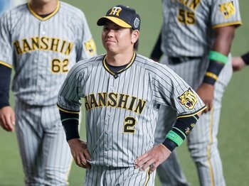 「梅野隆太郎第6戦ベンチ入り」のナゾを追う…阪神・岡田彰布監督が描いた“幻の秘策”とは？「スパイク、準備しといてくれよ」《日本シリーズ秘話》＜Number Web＞ photograph by Kiichi Matsumoto